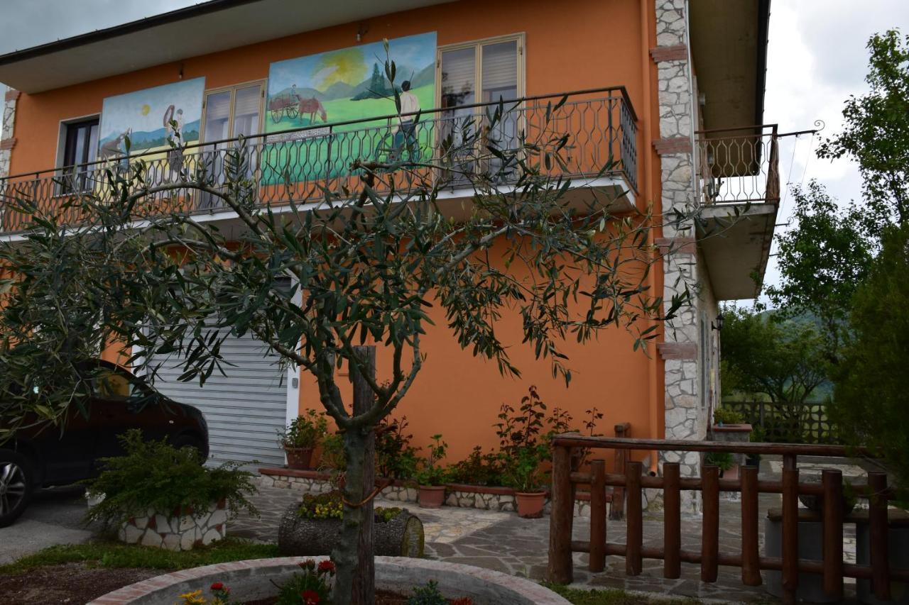 B&B Nel Verde Montesano sulla Marcellana Luaran gambar