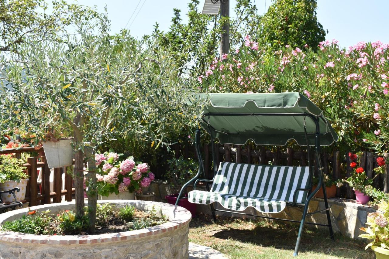 B&B Nel Verde Montesano sulla Marcellana Luaran gambar